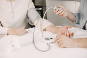 لماذا تعتبر هيلث كير سلوشنز أفضل شركة رعاية منزلية بالكويت 13 أفضل شركة رعاية منزلية بالكويت